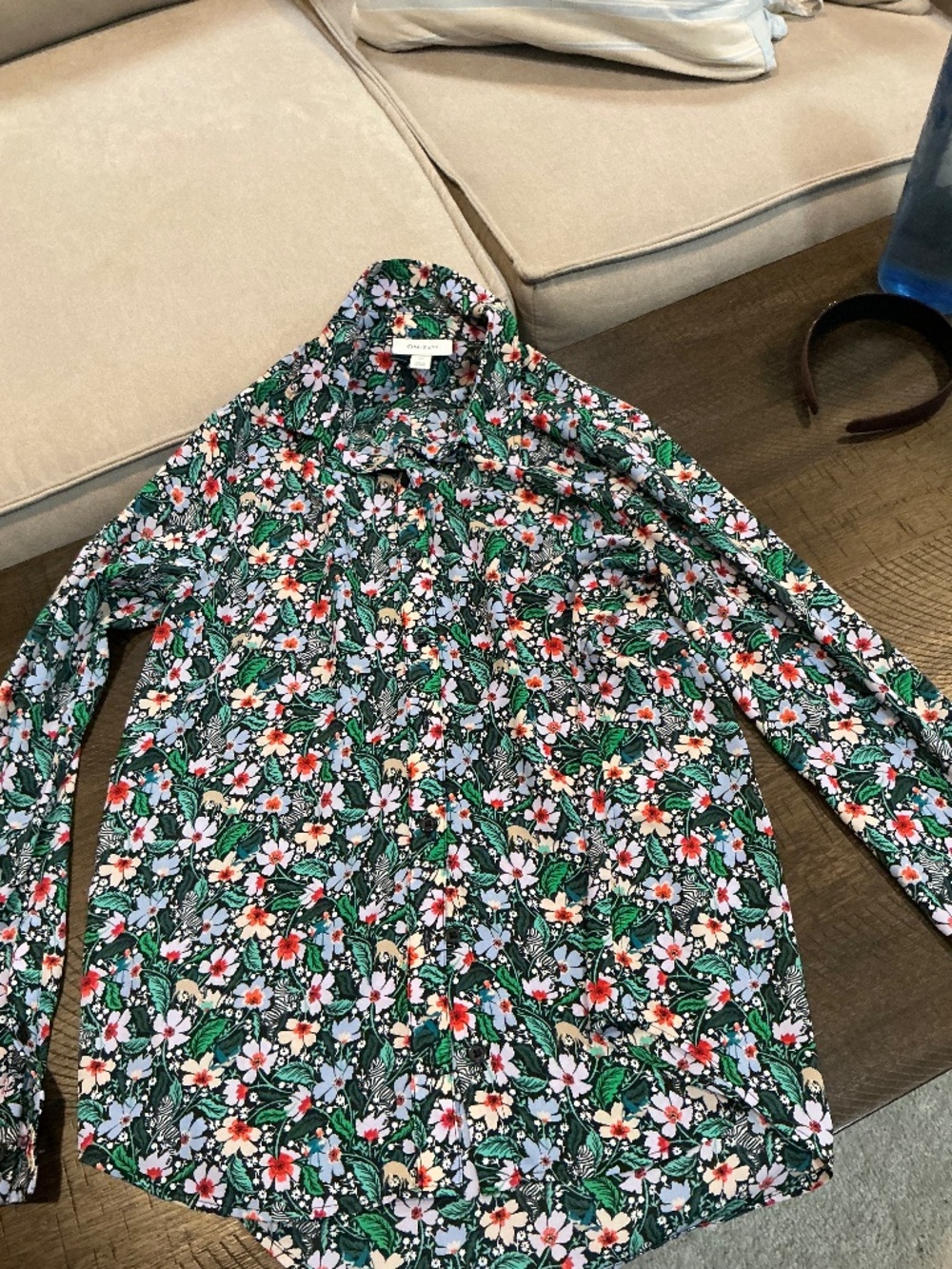 Super cute woman’s blouse